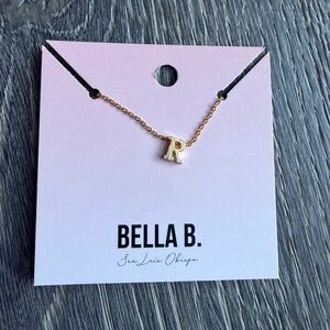 Gold Initial Charm Necklace "R"